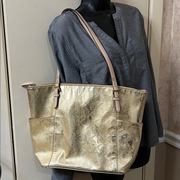 Michael Kors Handbags - Michael Kors Metallic Gold Tote